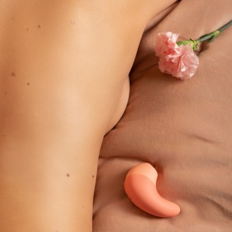 ONA - Stimulateur clitoridien vibrant│Blush - L'idée cadeau qu'il vous faut !